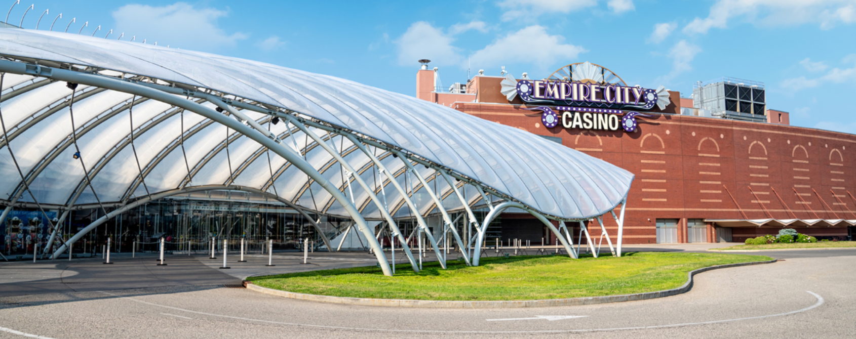 a building with a curved roof