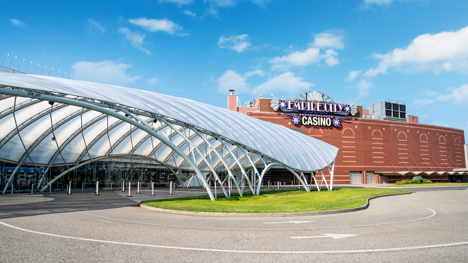 a building with a curved roof